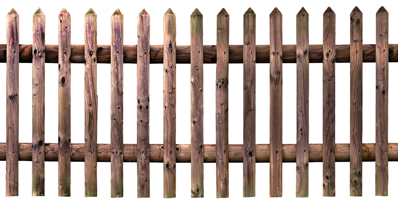 Ogrodzenie z bali drewnianych